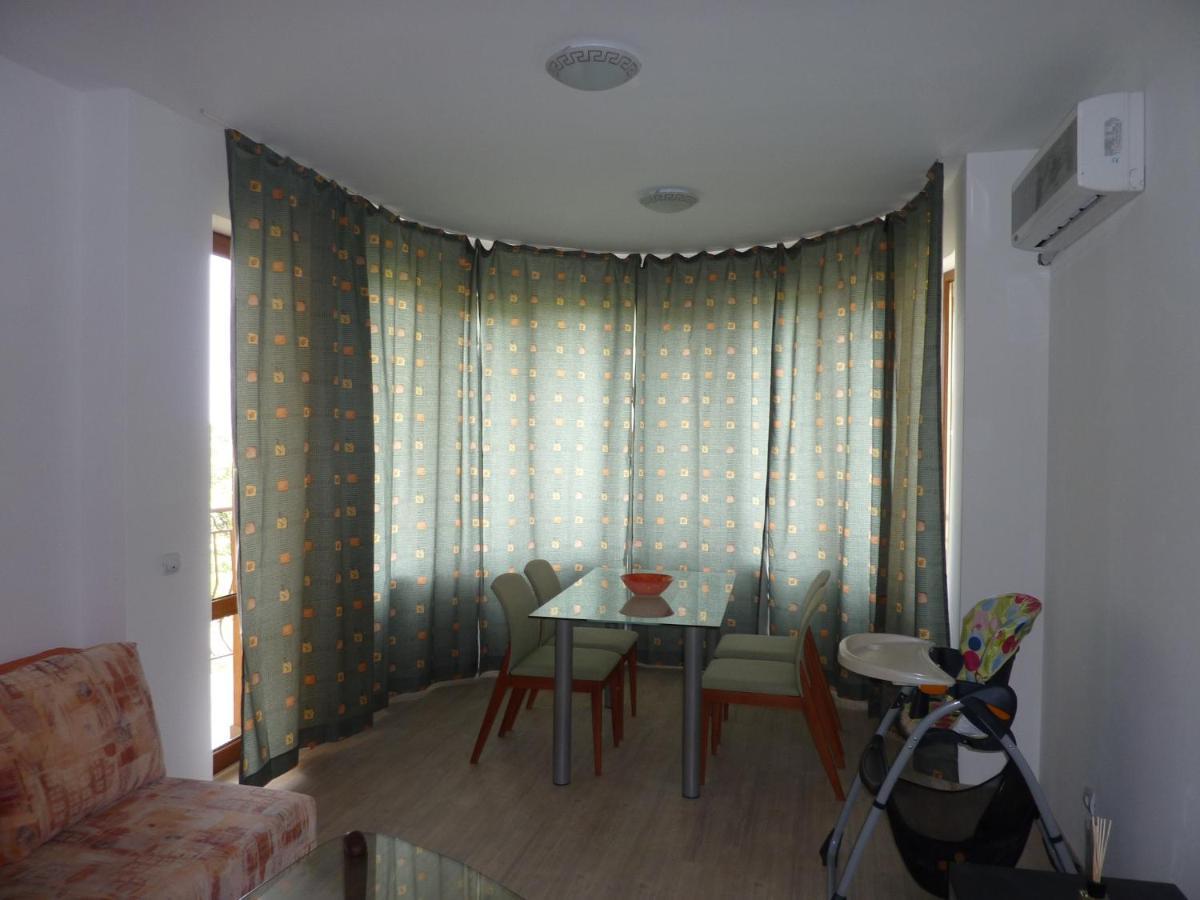 Riviera Sea Villageapartments Golden Sands Exterior photo