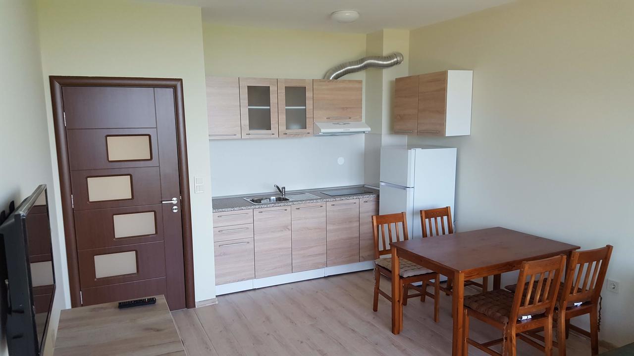 Riviera Sea Villageapartments Golden Sands Exterior photo