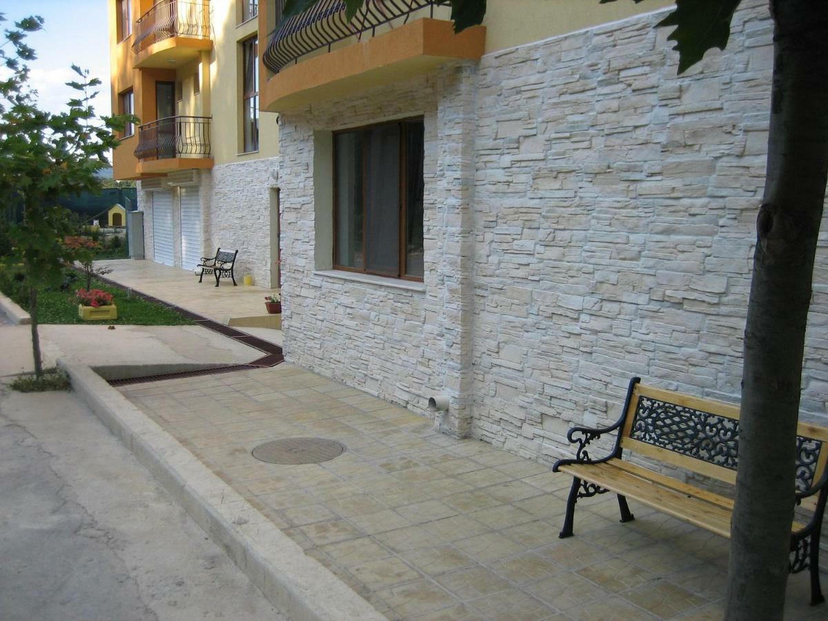 Riviera Sea Villageapartments Golden Sands Exterior photo